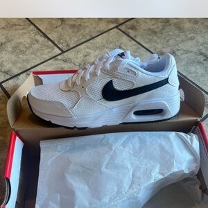 Nike Air Max SC in White and Black